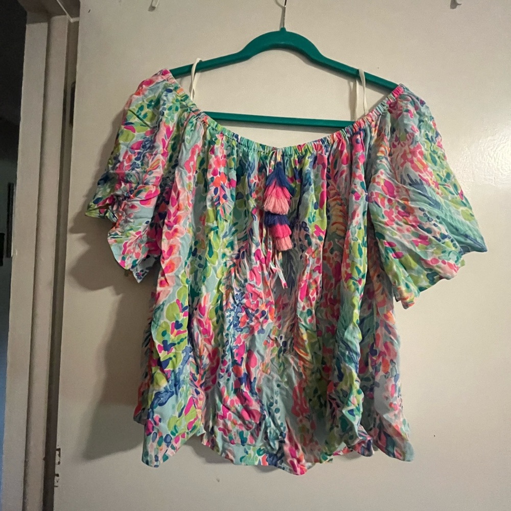 Lilly Pulitzer off shoulder shirt